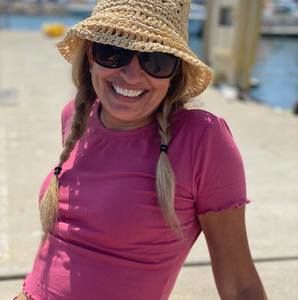 Meet your Posher, Monica